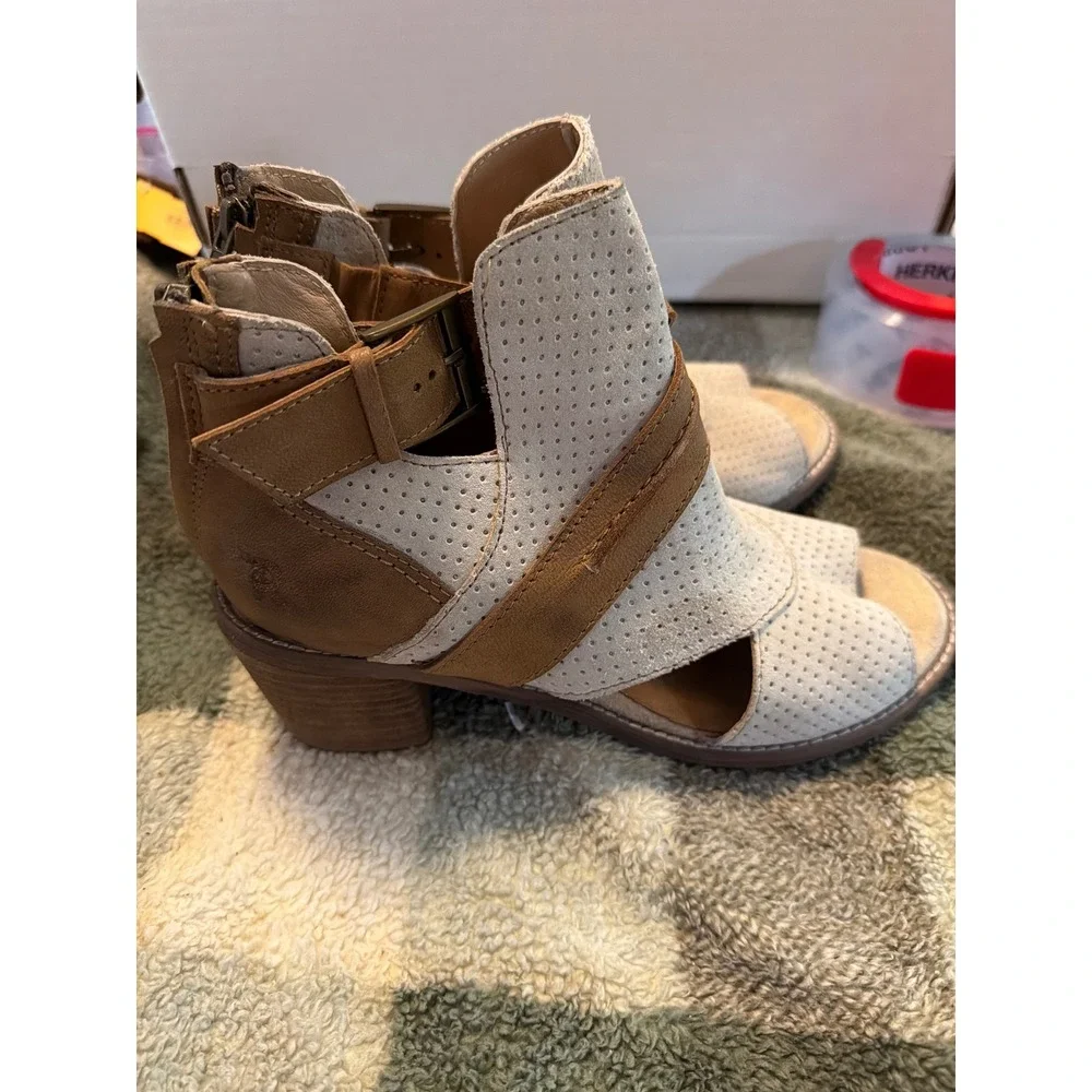 Roan Women Tan Cream Leather Perforated Peep Toe Cutout‎ Block Heel Booties 7